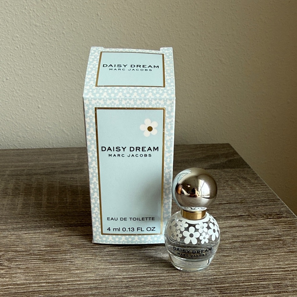 Marc Jacobs Daisy Dream with Silver Cap